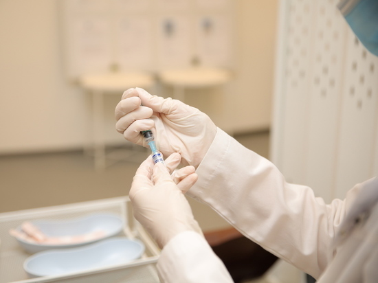 Петербуржцы обновили рекорды по суточной вакцинации