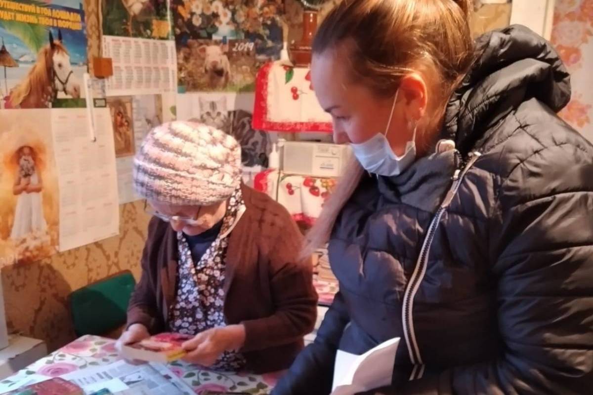 В Мантуровском районе члены партии «Единая Россия» устроили необычную волонтерскую акцию