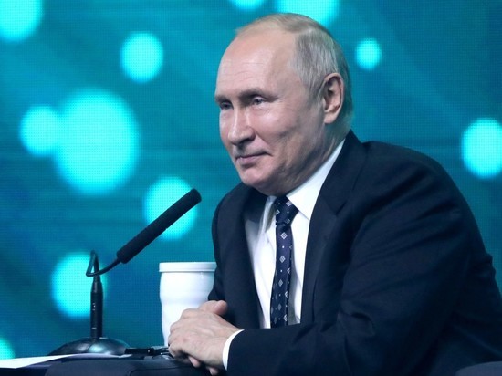 Путин поручил расширить сеть заправок с госучастием в Забайкалье