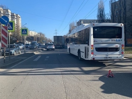 В Ростове-на-Дону водитель автобуса сбил девушку на пешеходном переходе