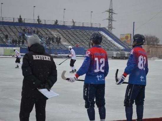 Хабаровская команда обыграла кировчан на их льду с преимуществом в шесть мячей