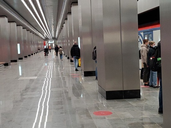 Погибший в метро мужчина пытался спасти упавшего на пути пассажира