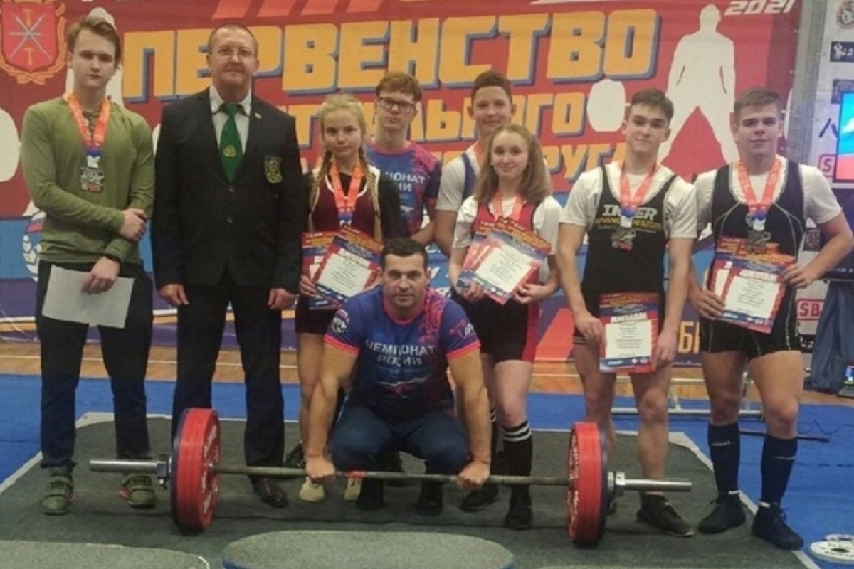 Костромские тяжелоатлеты-юниоры привезли с соревнований по пауэрлифтингу 22 медали