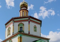 Деревянный храм, названный в их честь, появился в Серпухове много столетий назад - в пятнадцатом веке в кузнечной слободе - ныне это улица Карла Маркса