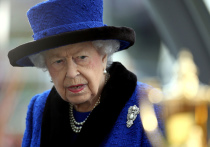 Британская королева Елизавета II впервые за 22 года пропустила службу в честь поминального воскресенья, когда в Соединенном Королевстве чествуют память жертв обеих мировых войн