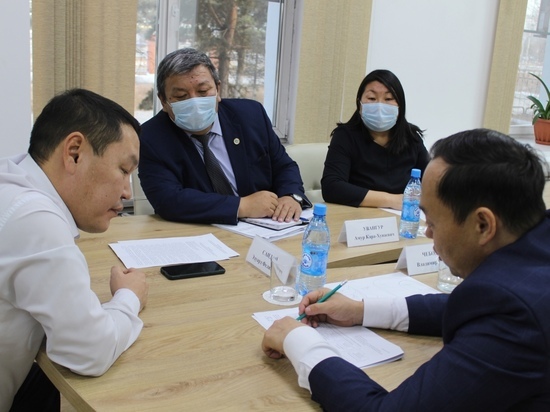 Министр труда и соцзащиты Хакасии посетил Туву