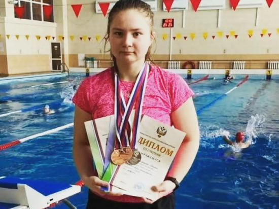 Неслышащая кузбасская пловчиха стала призером на чемпионате России