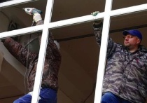 После замены окон, в кабинетах станет намного светлее, да и температура будет комфортная, что заметно снизит расход теплоэнергии