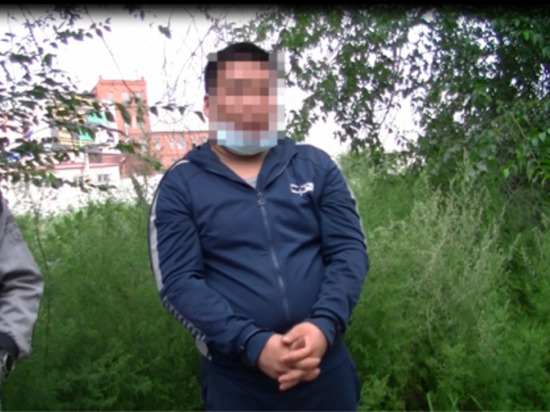 В Улан-Удэ выпивший мужчина чуть не изнасиловал двух женщин и ограбил одну из них