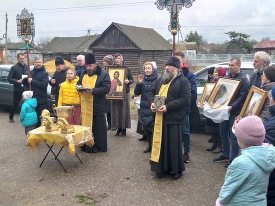 В Сасове прошёл крестный ход у здания ковид-госпиталя