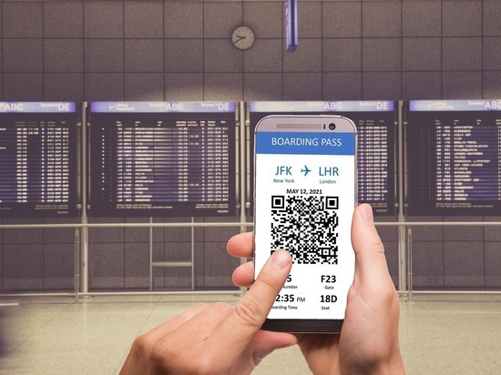Скоро саратовцев будут пускать в самолёты и поезда только по QR-коду