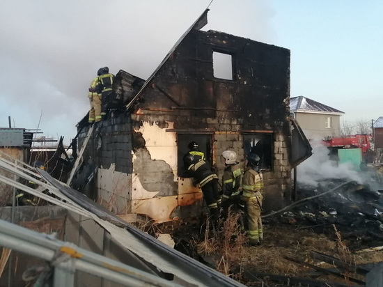 Мужчина услышал по телефону, как взорвался дом, в котором погибла его семья в Копейске