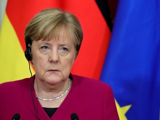 Меркель договорилась поддерживать связь с Лукашенко по теме мигрантов