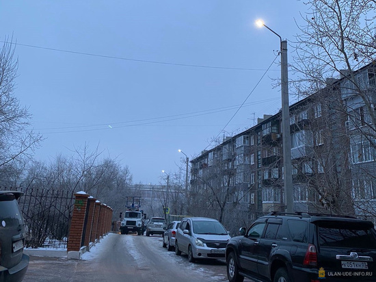 В Улан-Удэ осветили дорогу к гимназии №3