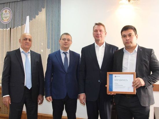 Сотрудники «Россети Северный Кавказ» в Дагестане получили корпоративные награды