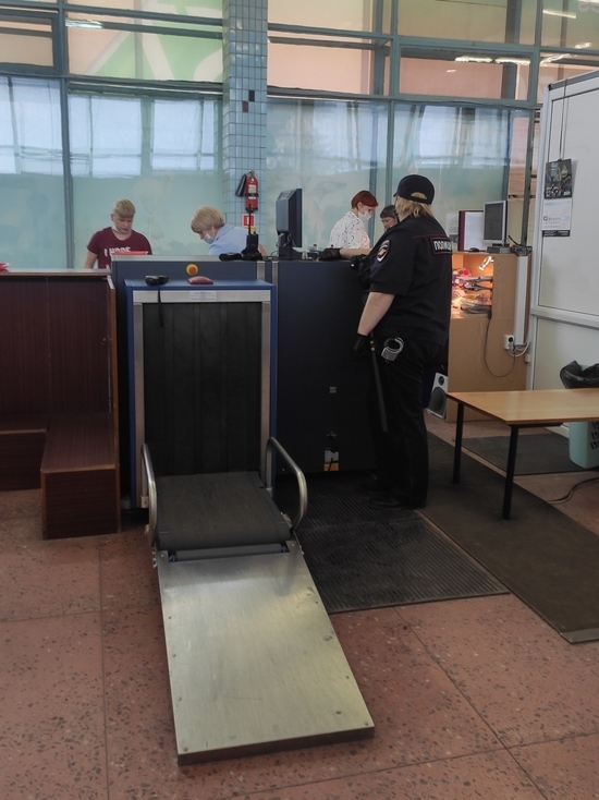 Зону прилёта благоустраивают в псковском аэропорту