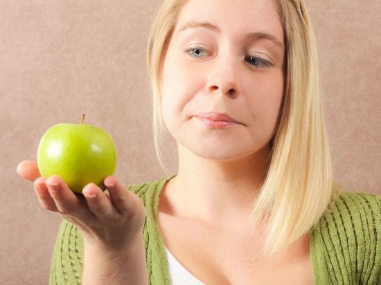 Диетолог рассказала, почему яблоки могут быть опасны