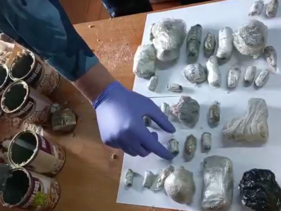 Сотрудники УФСИН РФ по Туве обнаружили наркотики в консервных банках