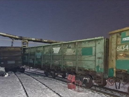 В Челябинске сошедший с рельсов вагон задавил сотрудника депо насмерть