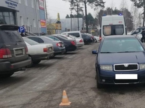 В Брянске машина сбила женщину на парковке  МРЭО ГИБДД