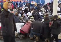 Мигранты, находившиеся в палаточном лагере на границе с Польшей, в полном составе перешли в логистический центр в Брузги