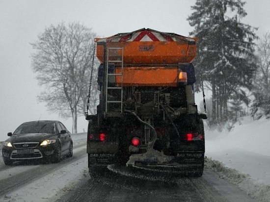 Более одной тонны снега вывезли коммунальщики с улиц Томска за прошедшие сутки