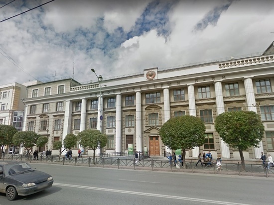 Может быть продано здание банка с памятником Ленину в Екатеринбурге