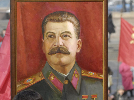 Адвокат правнука Сталина попросил Кремль об эксгумации останков генсека