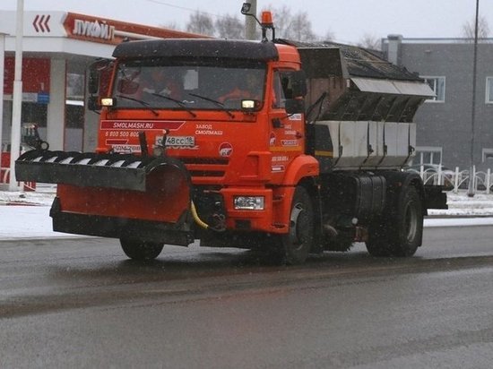 В Ижевске снегоуборочная техника готовится к обильным снегопадам в выходные