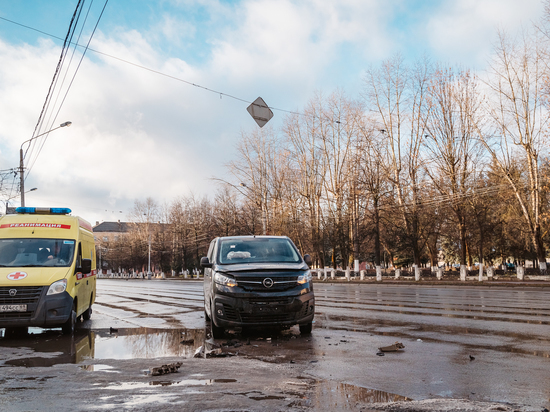 На проспекте Ленина в Твери серьёзная авария: Opel столкнулся с Kia