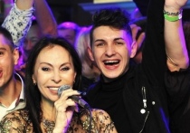 Пострадавшую при пожаре певицу Марину Хлебникову подключили к ИВЛ в реанимации