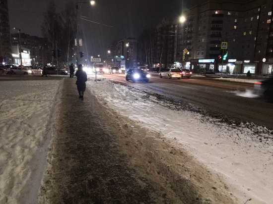 Кировчане массово жалуются на грязные дороги