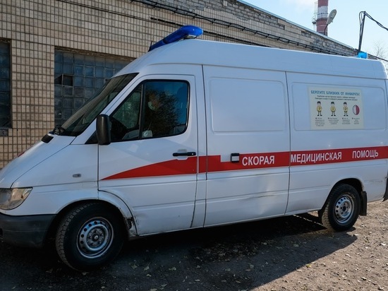 В Волгоградской области в ДТП на перекрестке пострадали два человека