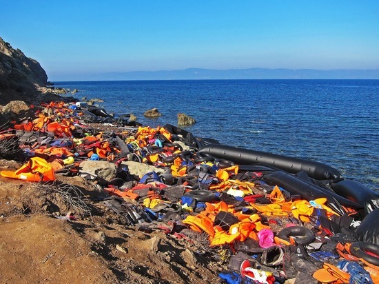 У берегов Ливии погибли 75 направлявшихся в Европу на лодке мигрантов