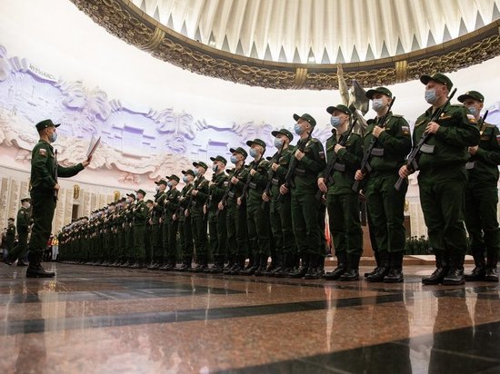 Новобранцы Преображенского полка из Ярославской области приняли военную присягу в Музее Победы