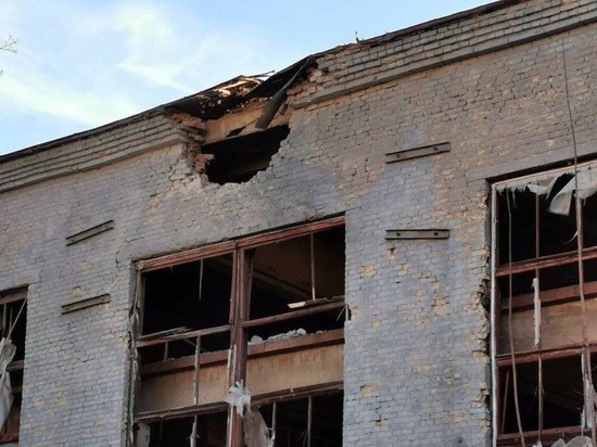 Обстрел ДНР повредил пожарную часть и цех завода в Ясиноватой: ФОТО