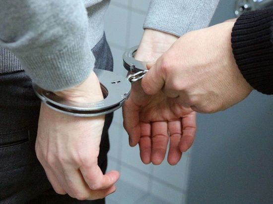Полицейские нашли подозреваемых в жестоком убийстве петербуржца, тело которого везли в багажнике