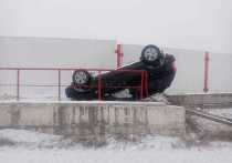 Автомобиль перевернулся из-за плохой погоды под Железногорском Красноярского края