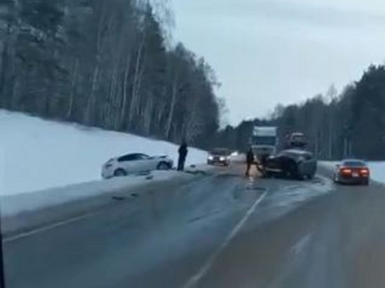 Пассажир пострадал в массовом ДТП с шальным «Лексусом» в Новосибирской области