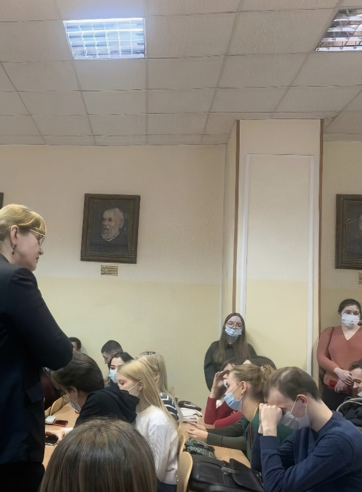 Омских студентов-медиков заставляют работать бесплатно с коронавирусными больными