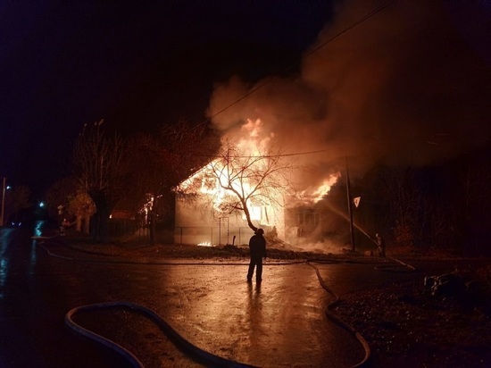 Человек пострадал при пожаре в жилом доме в Ирбите