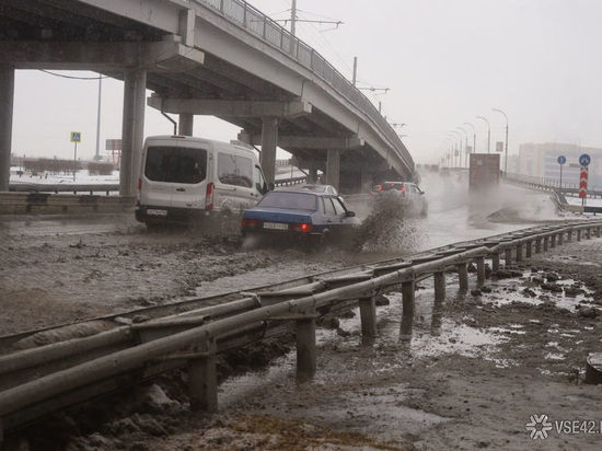 Кемеровские власти прокомментировали плохое состояние асфальта на Кузнецком мосту