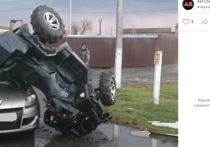 20 ноября в Яковлевском горокруге 49-летний мужчина на квадроцикле влетел в припаркованный "Рено Сценик"