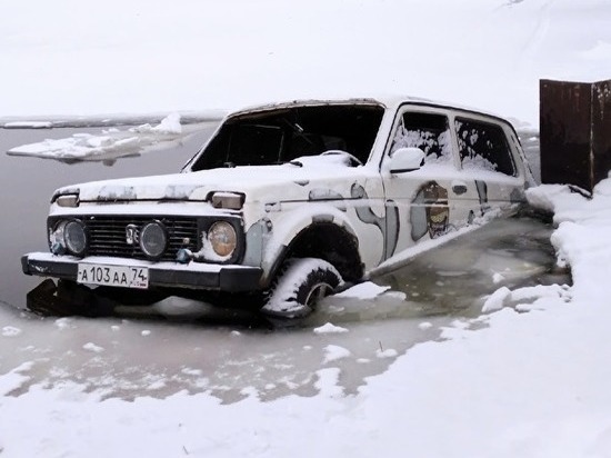 Машину егерской службы в водоеме Челябинска утопили во время распития спиртного