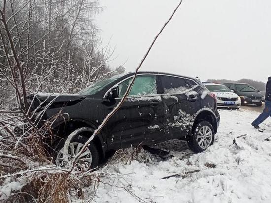 Под Рязанью в ДТП с Nissan пострадала 29-летняя водитель Volkswagen