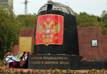Бывший командующий Северным флотом  (1999-2001) адмирал Вячеслав Попов спустя 20 лет рассказал о новых деталях трагедии с атомной подлодкой "Курск", затонувшей 12 августа 2000 года