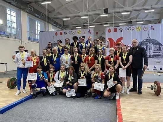 Тяжелоатлеты из Тулы завоевали 12 медалей на Кубке России