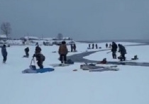 В Красноярском крае льдина чуть не унесла нескольких рыбаков в Енисей