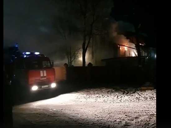 В Тверской области загорелся дом многодетной семьи