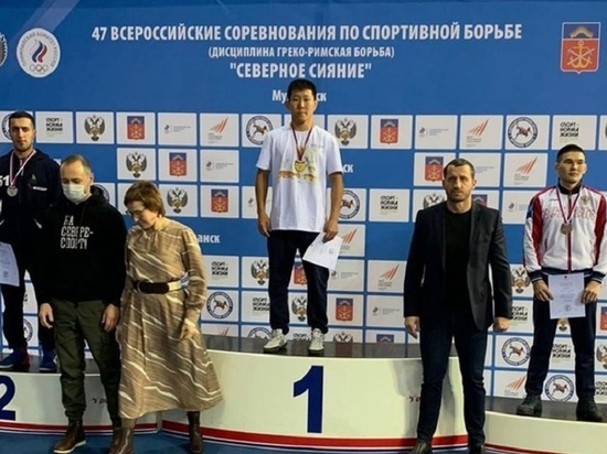 Борцы из Калмыкии признаны одними из лучших атлетов России